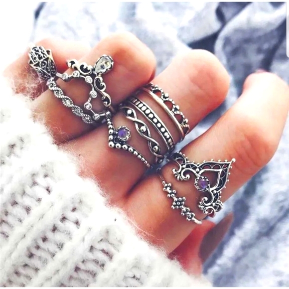 Jewelry - Dainty antique silver 10 piece boho crystal stackable ring set